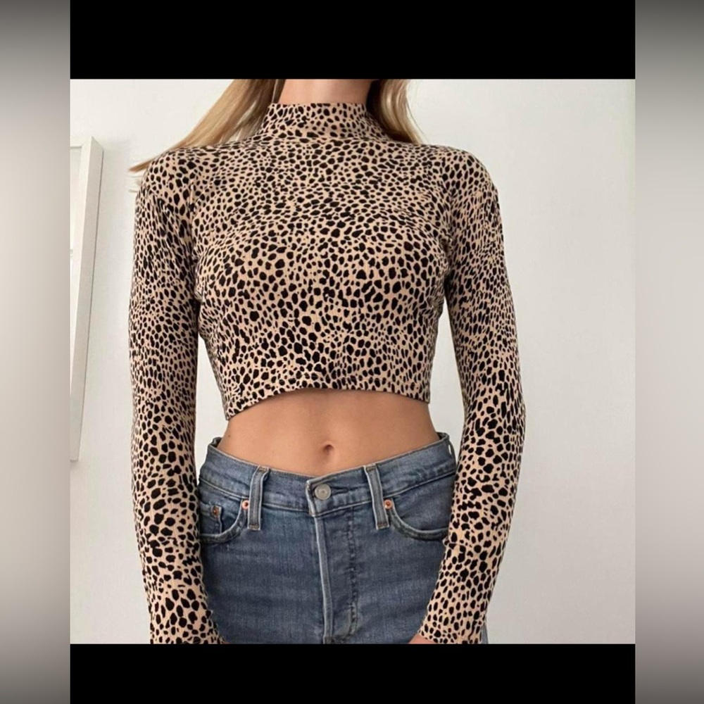 Brandy Melville animal print long sleeve -xs/sm
